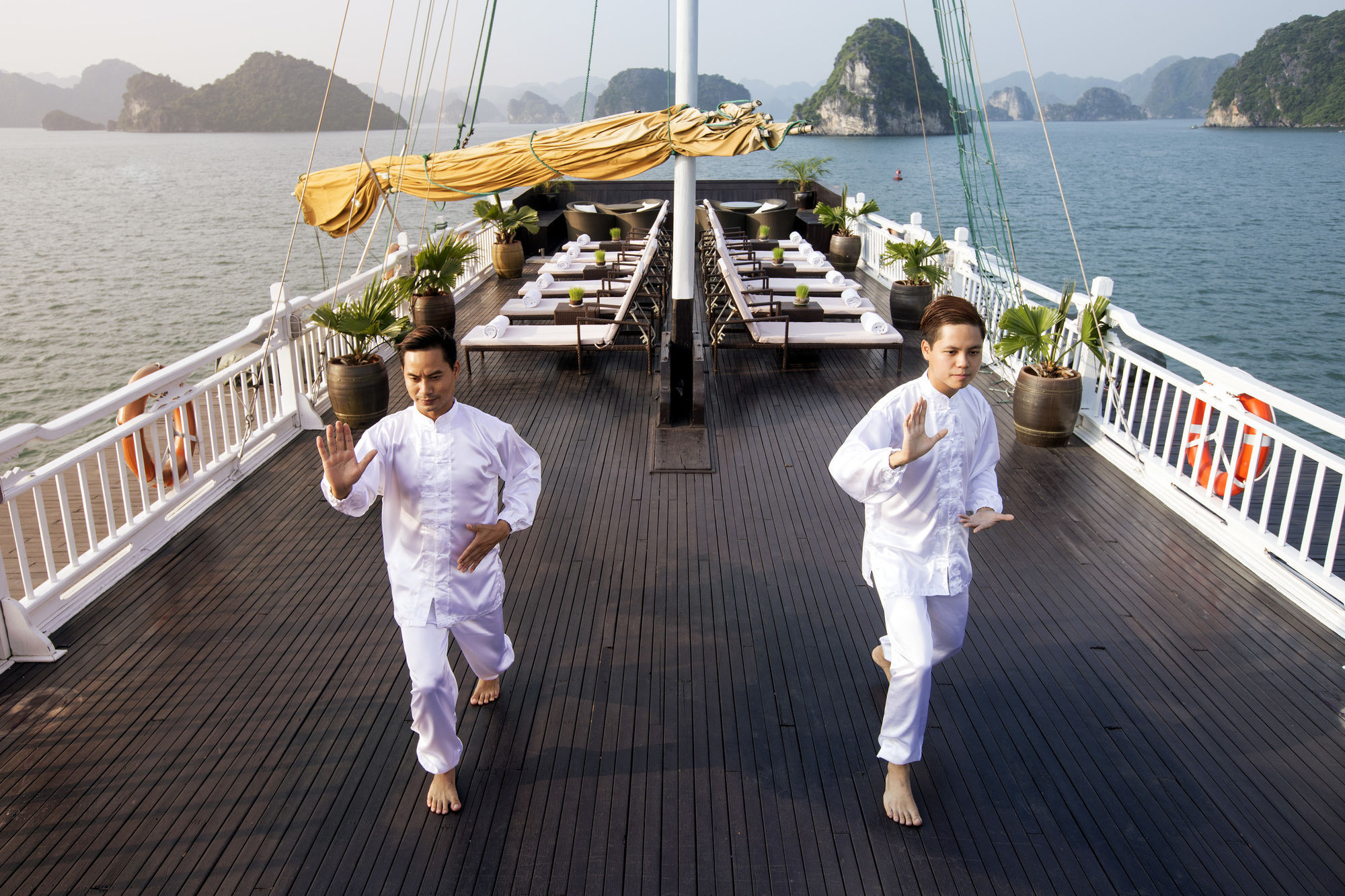 Aphrodite Cruise Hạ Long Exterior foto